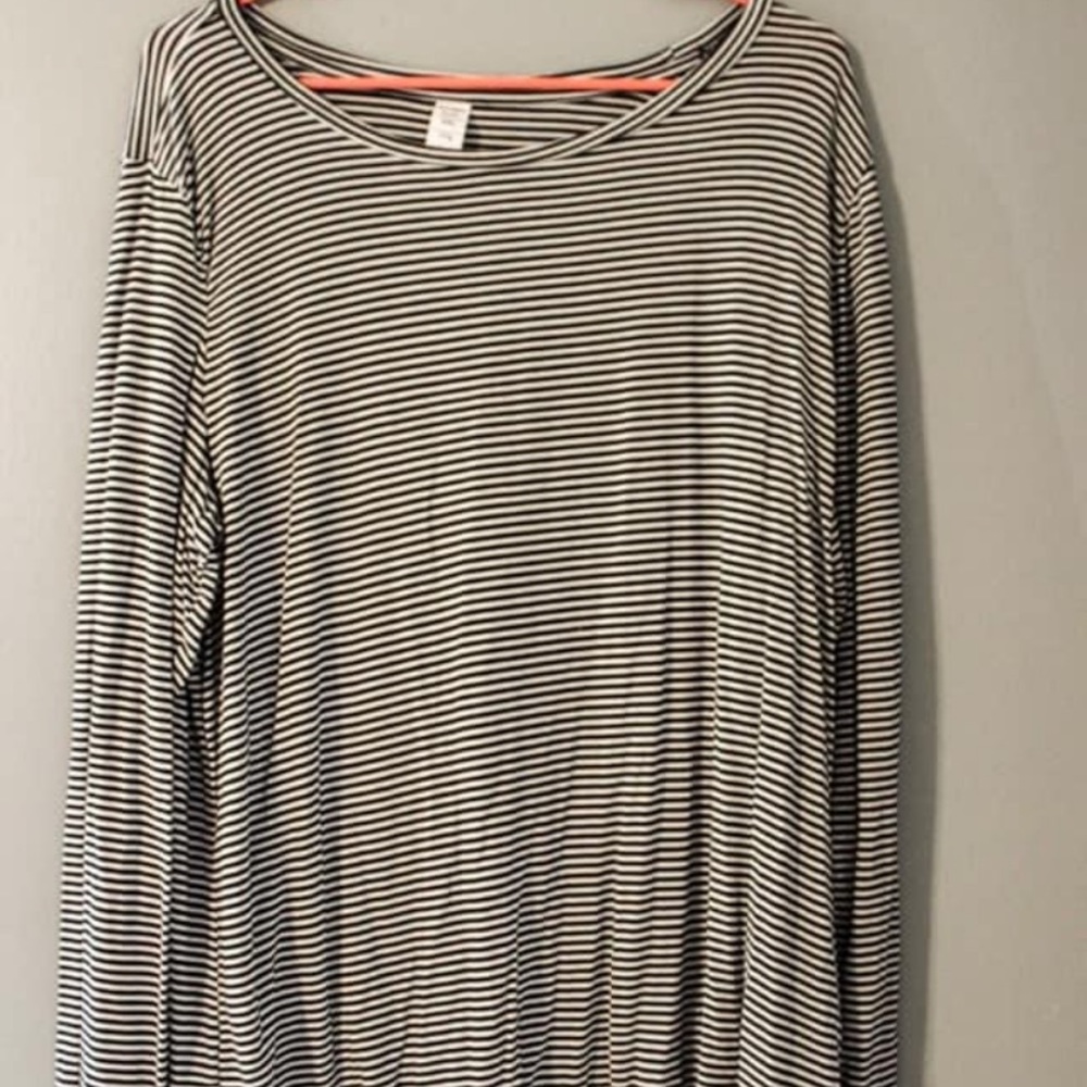 Old Navy Long Sleeve Striped Top